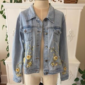 Vintage 90’s Y2K Newport News 
Embroidered Floral Denim Jacket